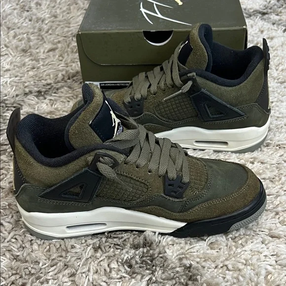 Air Jordan 4 Retro Youth Olive Green and Black Suede Sneakers. Size 5Y. - Picture 3 of 6
